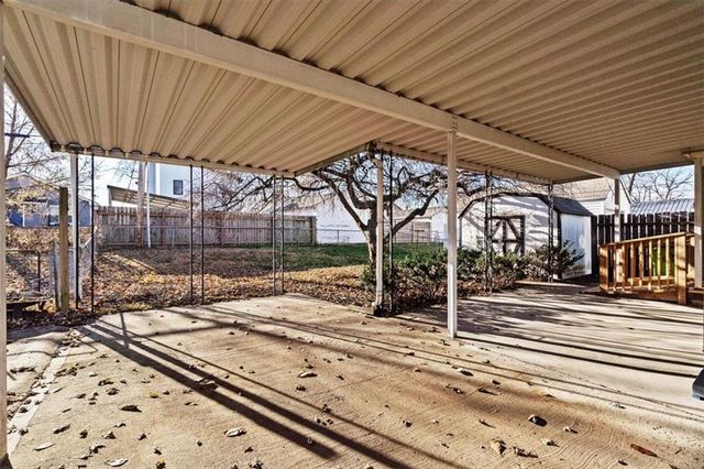 1221 E 25th Avenue, Kansas City, MO 64116