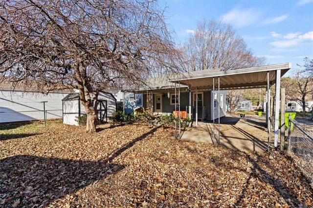 1221 E 25th Avenue, Kansas City, MO 64116