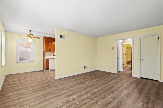 1221 E 25th Avenue, Kansas City, MO 64116