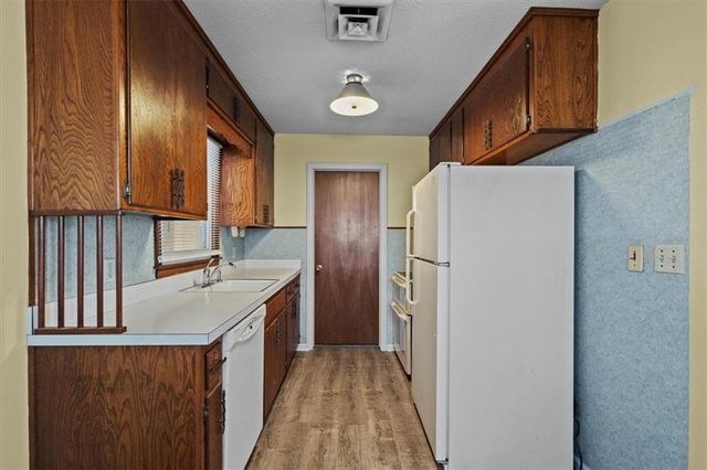 1221 E 25th Avenue, Kansas City, MO 64116