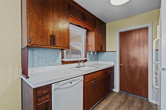 1221 E 25th Avenue, Kansas City, MO 64116