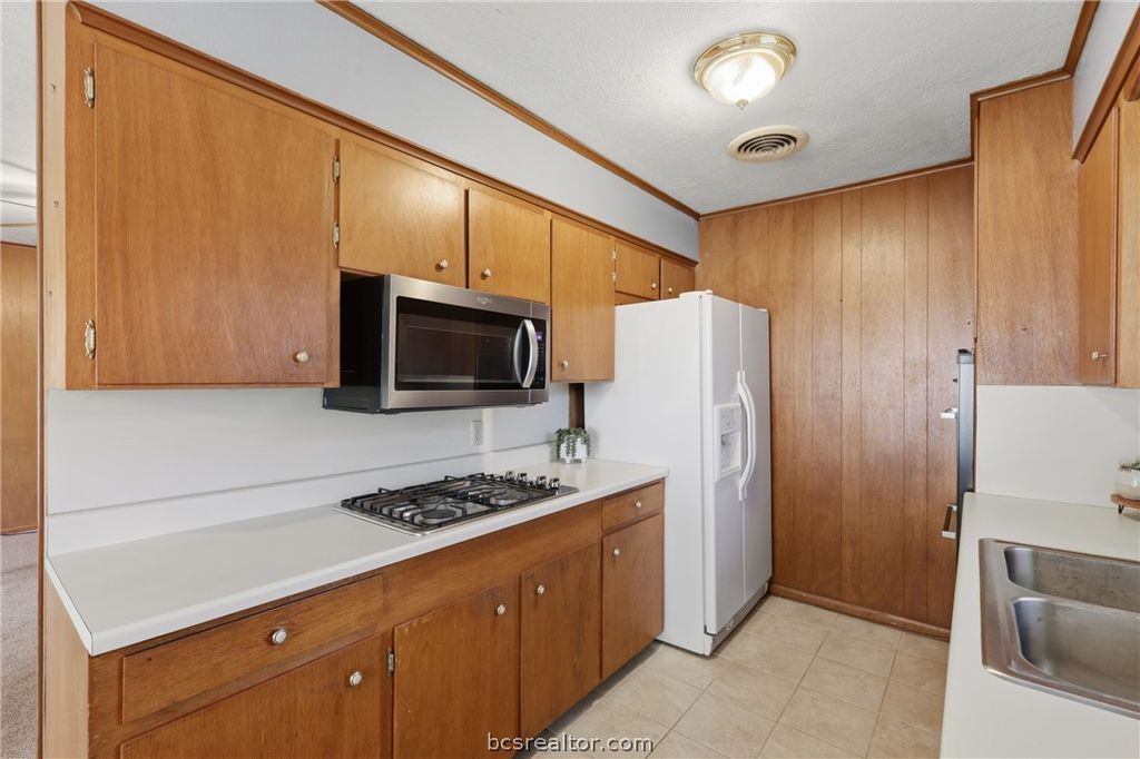 3807 Kelli Lane, Bryan, TX 77802 — photo 5