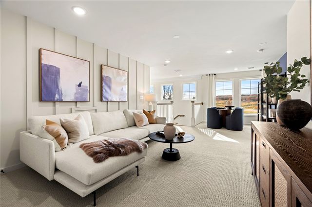 32 East Point Drive 2, East Providence, RI 02916