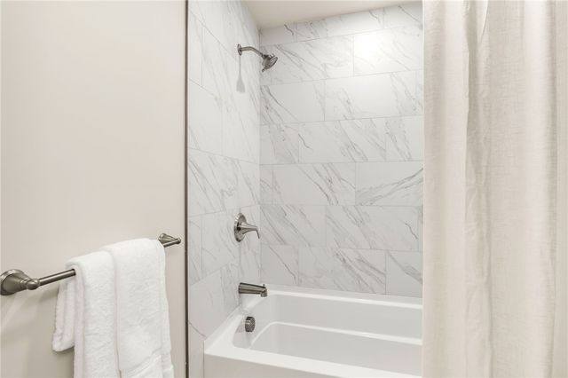 32 East Point Drive 2, East Providence, RI 02916