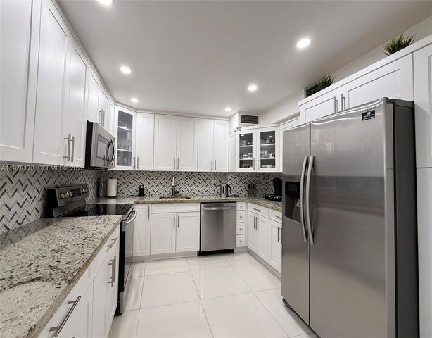 2851 NE 183rd St 412E, Aventura, FL 33160