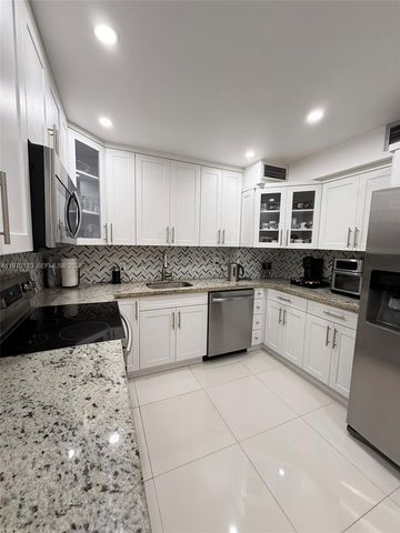 2851 NE 183rd St 412E, Aventura, FL 33160