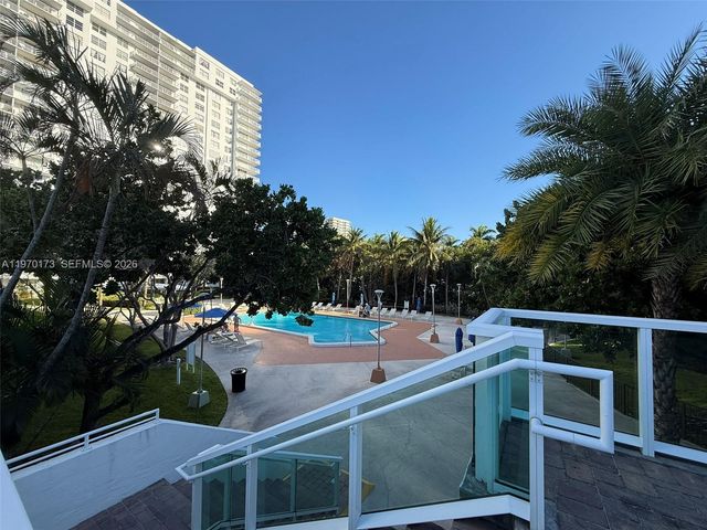 2851 NE 183rd St 412E, Aventura, FL 33160