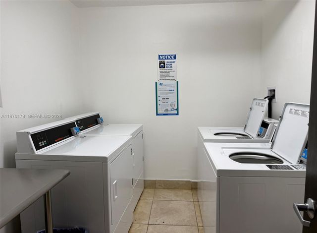 2851 NE 183rd St 412E, Aventura, FL 33160