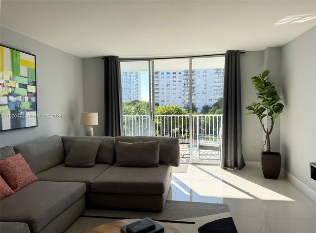 2851 NE 183rd St 412E, Aventura, FL 33160