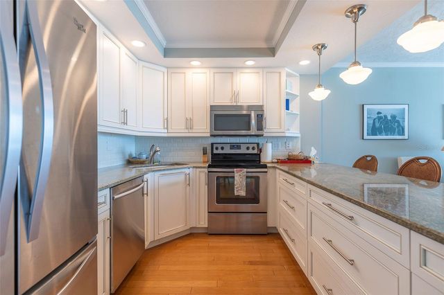 5300 GULF DRIVE 204, Holmes Beach, FL 34217