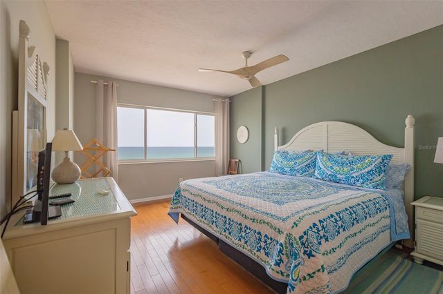 5300 GULF DRIVE 204, Holmes Beach, FL 34217