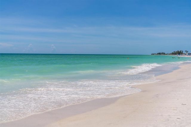 5300 GULF DRIVE 204, Holmes Beach, FL 34217