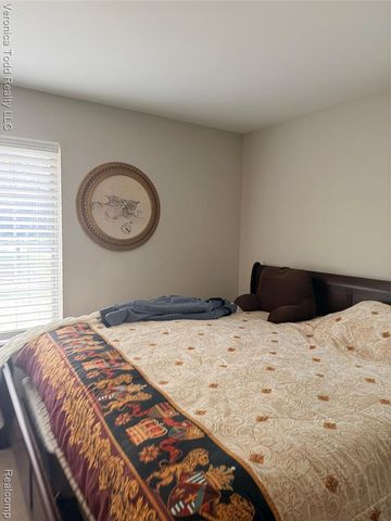 2994 Roundtree Drive, Troy, MI 48083