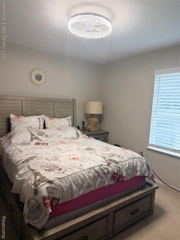 2994 Roundtree Drive, Troy, MI 48083