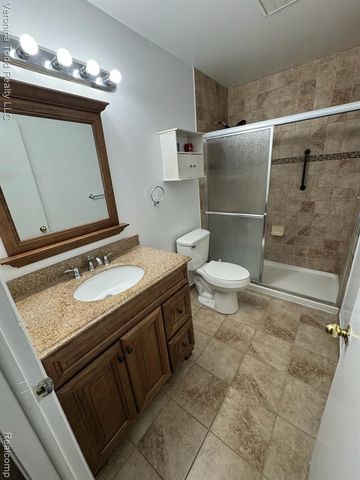 2994 Roundtree Drive, Troy, MI 48083