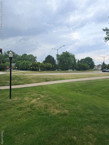 2994 Roundtree Drive, Troy, MI 48083