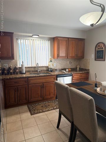 2994 Roundtree Drive, Troy, MI 48083