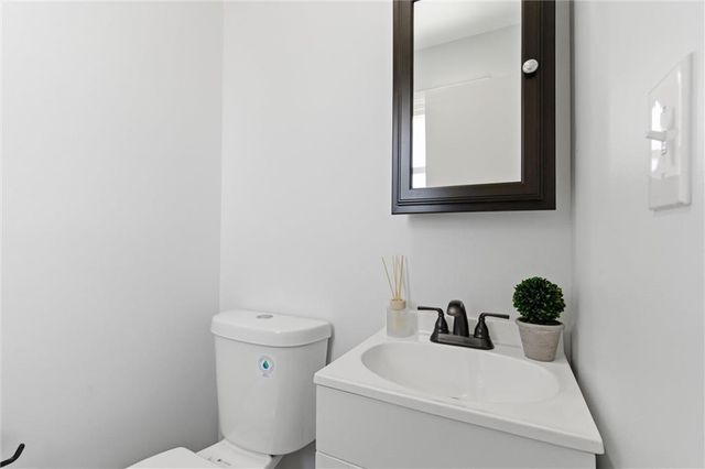 2425 NE 38th Street, Kansas City, MO 64116