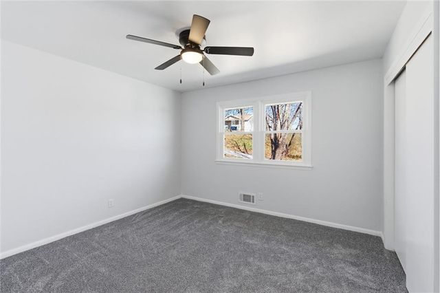 2425 NE 38th Street, Kansas City, MO 64116