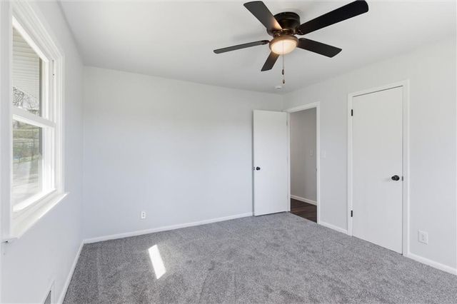 2425 NE 38th Street, Kansas City, MO 64116