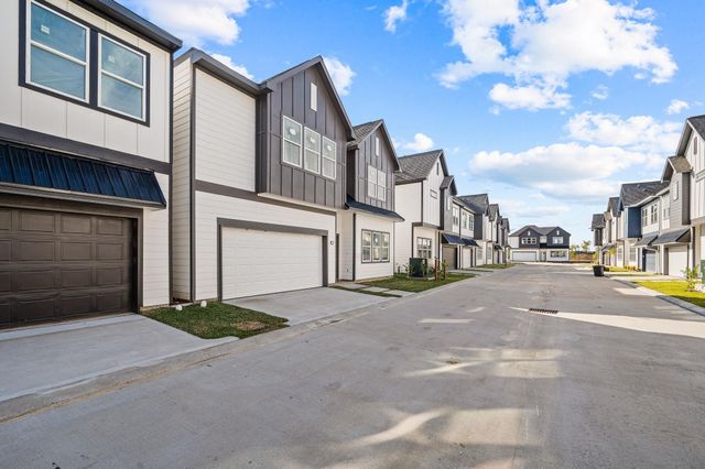 6702 Metro Village Blvd 10, Houston, TX 77083