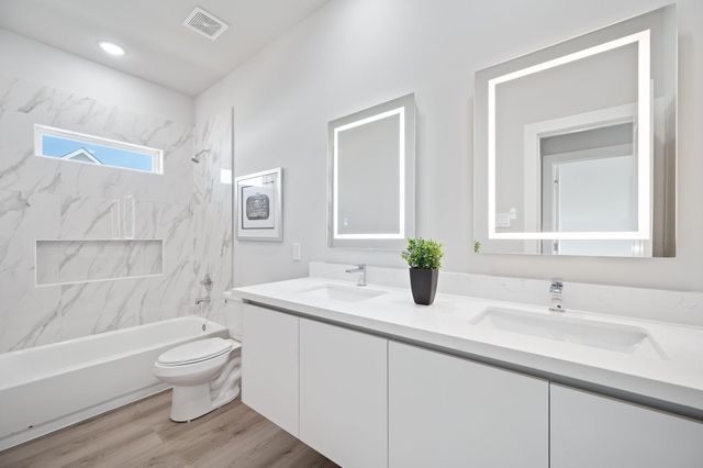 6702 Metro Village Blvd 10, Houston, TX 77083