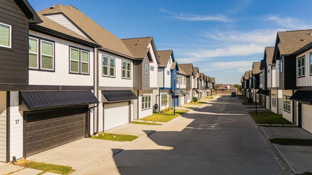 6702 Metro Village Blvd 10, Houston, TX 77083