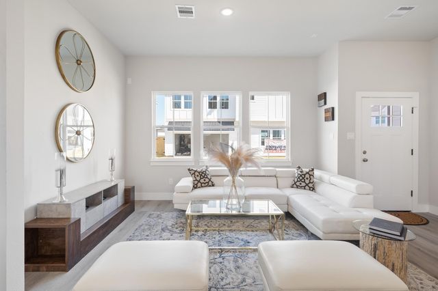 6702 Metro Village Blvd 10, Houston, TX 77083