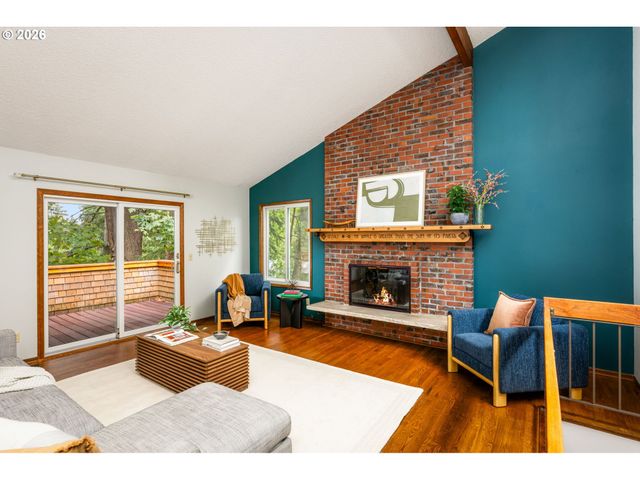 3023 Sw COLLINS Ct, Portland, OR 97219
