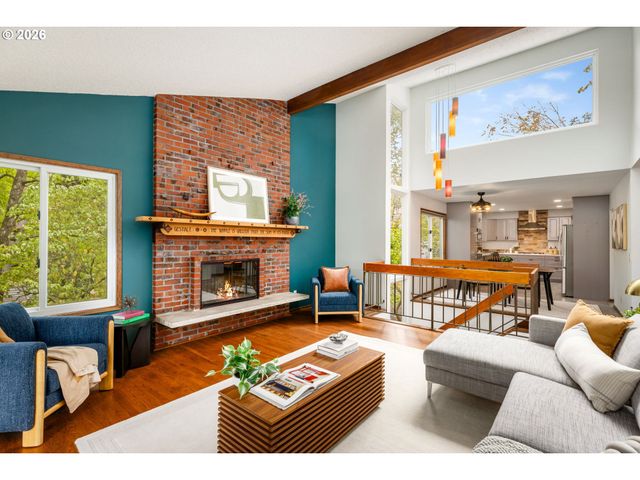 3023 Sw COLLINS Ct, Portland, OR 97219
