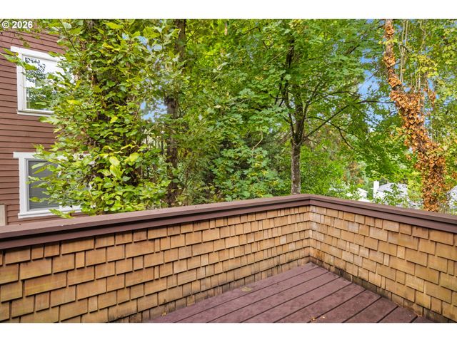 3023 Sw COLLINS Ct, Portland, OR 97219