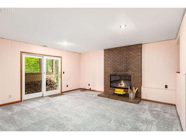 3023 Sw COLLINS Ct, Portland, OR 97219