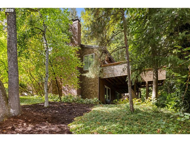 3023 Sw COLLINS Ct, Portland, OR 97219