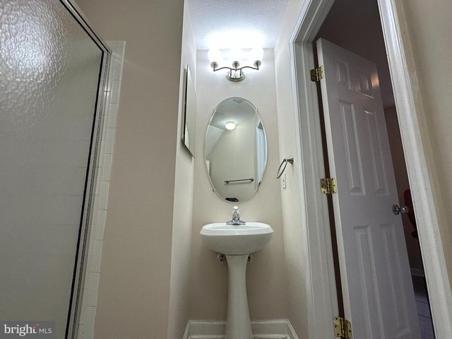 21798 JARVIS SQ, Ashburn, VA 20147