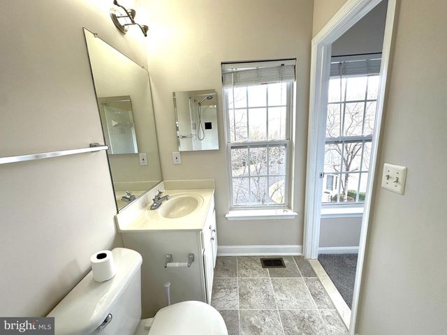 21798 JARVIS SQ, Ashburn, VA 20147