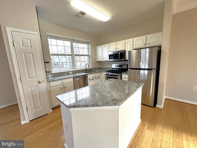 21798 JARVIS SQ, Ashburn, VA 20147