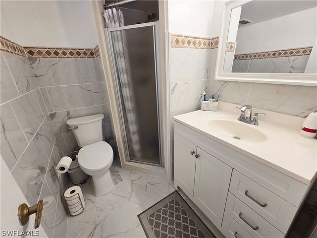 1086 Forest Lakes DR 9207, Naples, FL 34105