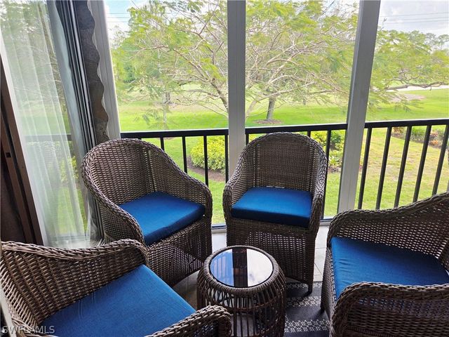 1086 Forest Lakes DR 9207, Naples, FL 34105