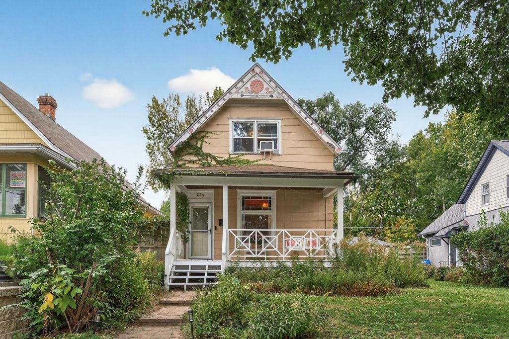 234 Sidney Street E, Saint Paul, MN 55107