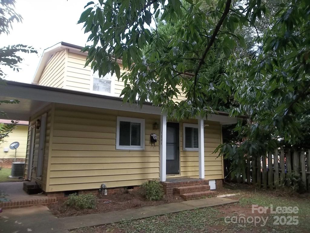 4024 Rosehaven Drive, Charlotte, NC 28205