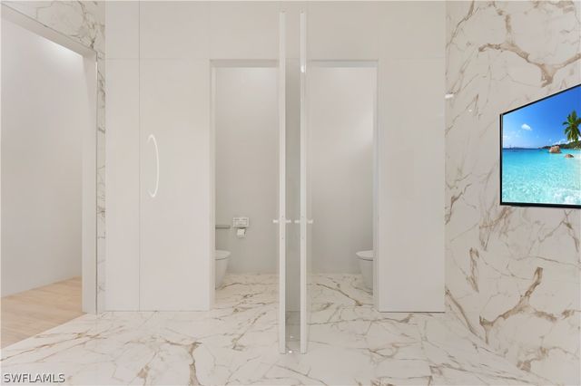 2485 Crayton RD, Naples, FL 34103