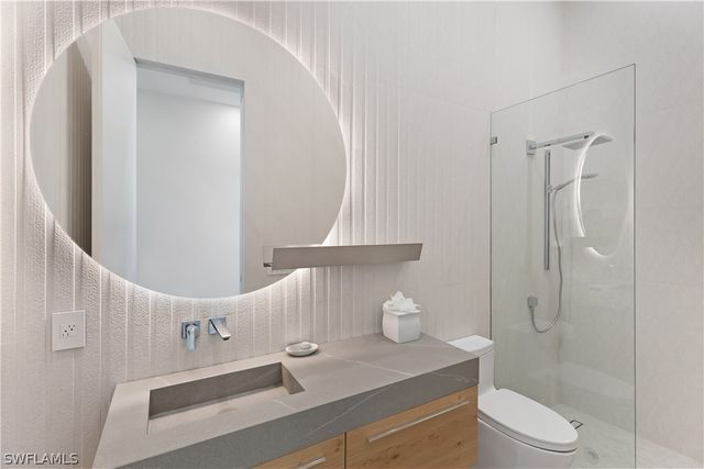 2485 Crayton RD, Naples, FL 34103