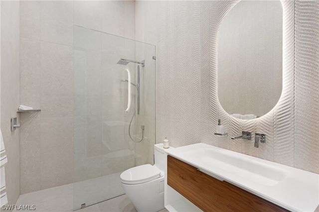 2485 Crayton RD, Naples, FL 34103