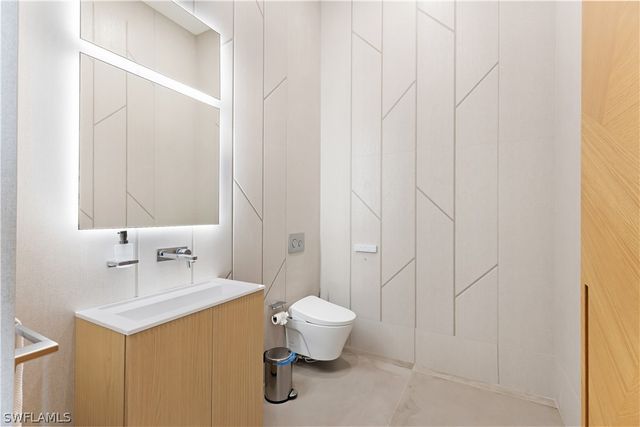 2485 Crayton RD, Naples, FL 34103