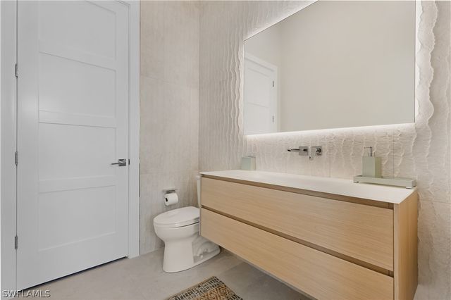 2485 Crayton RD, Naples, FL 34103