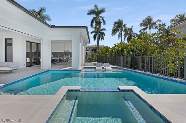 2485 Crayton RD, Naples, FL 34103