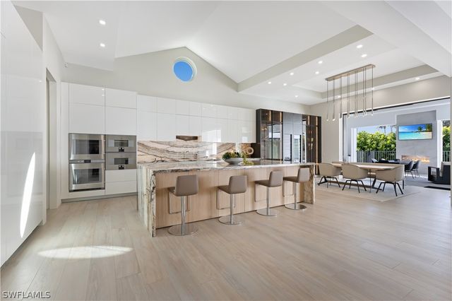 2485 Crayton RD, Naples, FL 34103