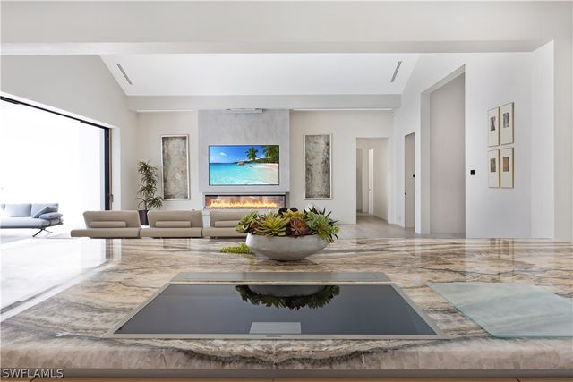 2485 Crayton RD, Naples, FL 34103