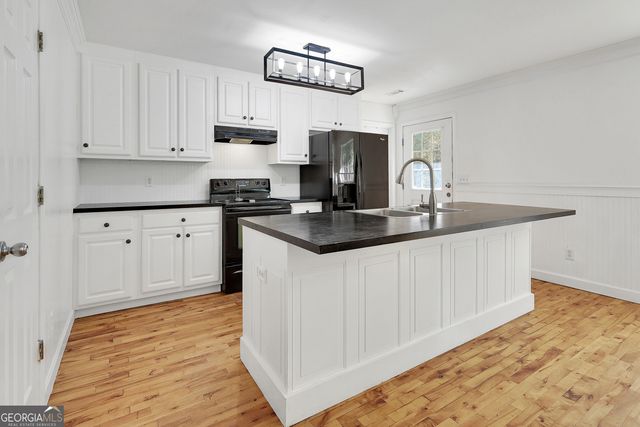 394 Burg Road, Locust Grove, GA 30248