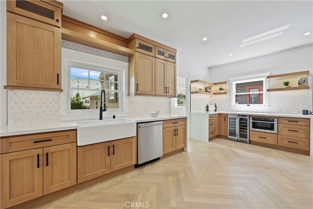 1800 Oxford Avenue, Los Angeles, CA 90006